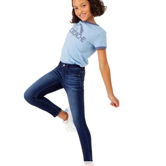 Jordache Skinny Jeans in Dark Wash, Size 6 - Picture 11 of 11